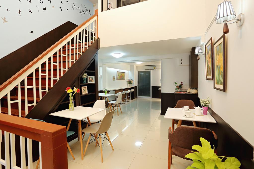 Baan Namtarn Guest House Bangkok Extérieur photo